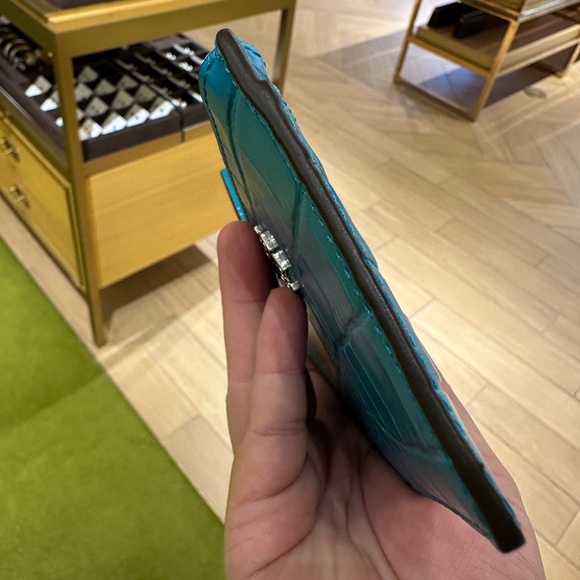 NWT! Tory Burch TB Women's Britten Embossed Zip card case 141067 In Ocean Meadow - Picture 6 of 8